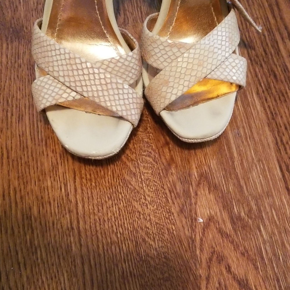 Heels - Picture 8 of 8